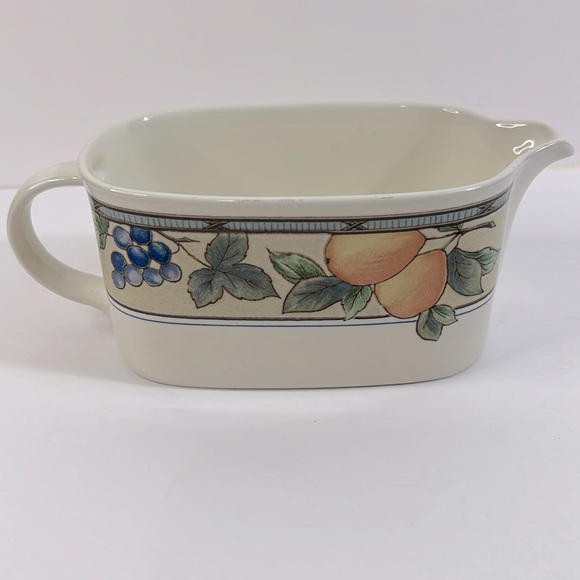 Mikasa Gravy Sauce Pitcher Intaglio Garden Harvest Pattern - Picture 2 of 6